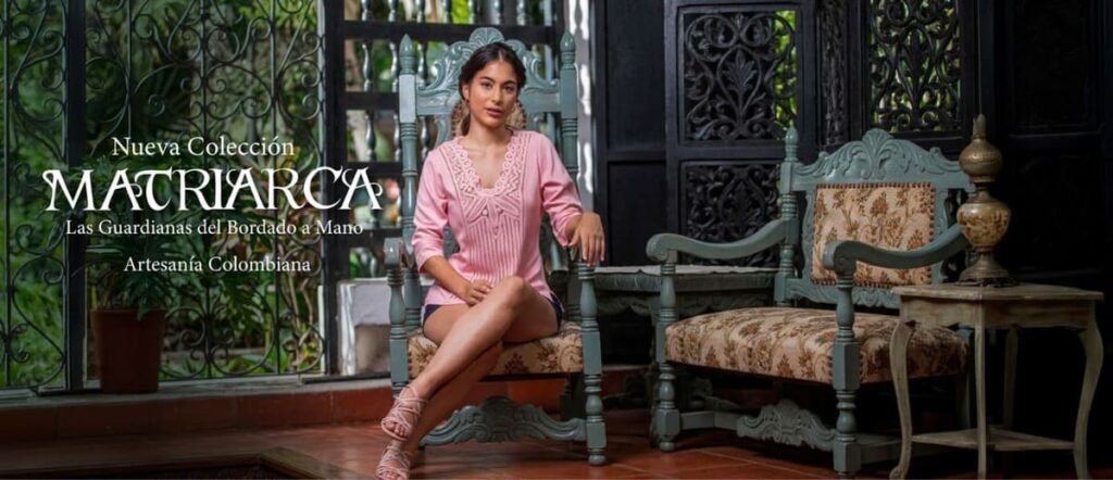 Blusa Fernanda Una blusa exclusiva bordada a mano con el arte de Cartago