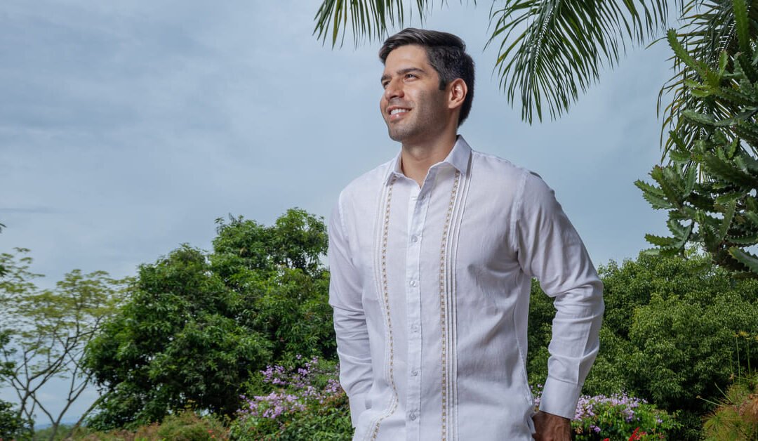 Cómo lucir una guayabera artesanal en eventos sociales y climas cálidos